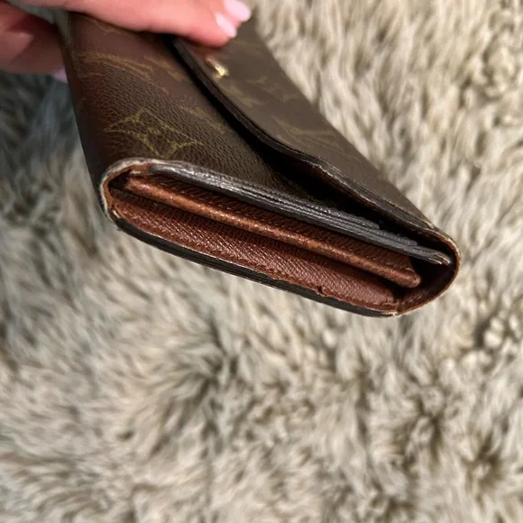 Authentic Louis Vuitton LV Monogram Sarah Long Wallet - Picture 6 of 9
